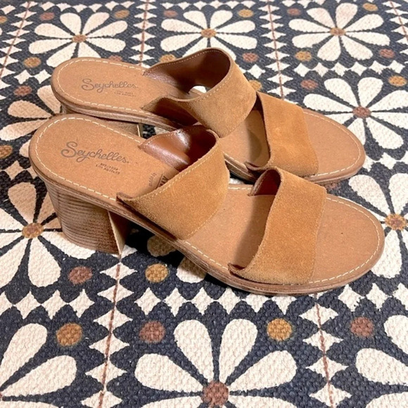 Seychelles Suede Camel Sandals size 8 - Picture 2 of 6